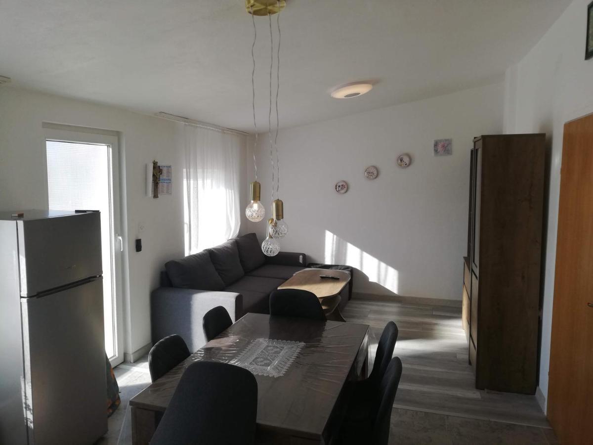 Apartman Kety Вир Екстериор снимка