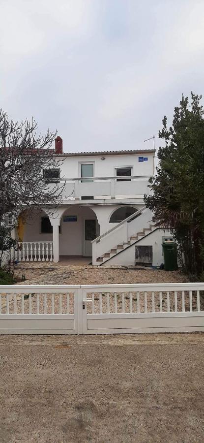 Apartman Kety Вир Екстериор снимка